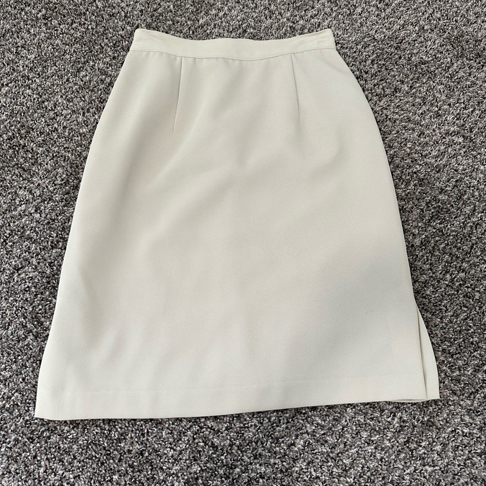 BICÉ Cream Skirt